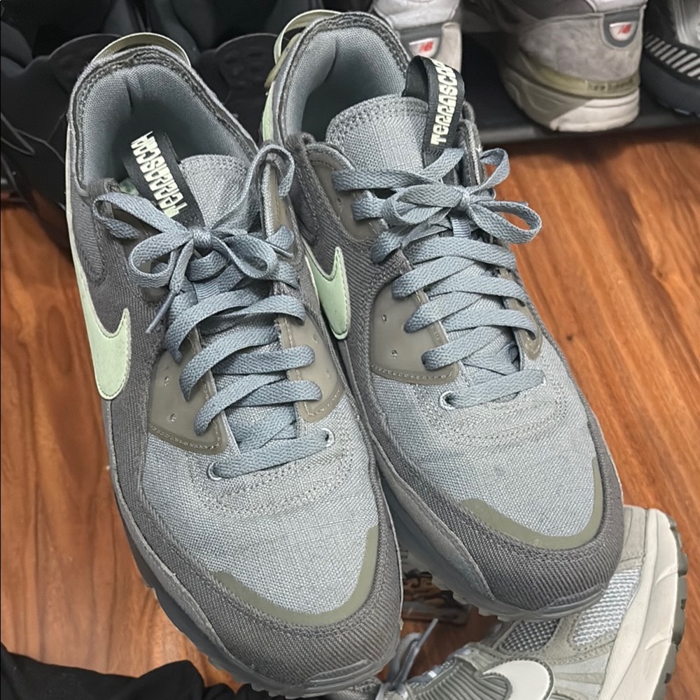 Nike Men's Gray and Green Sneakers